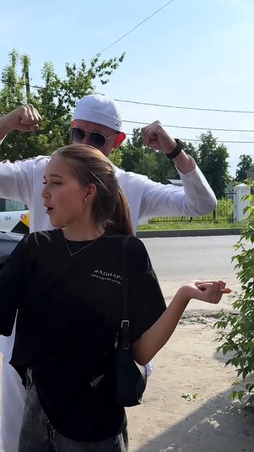 Сняли видео с подписчицей под легендарный хит ШЫП ЛИЯ «Коман мелна»