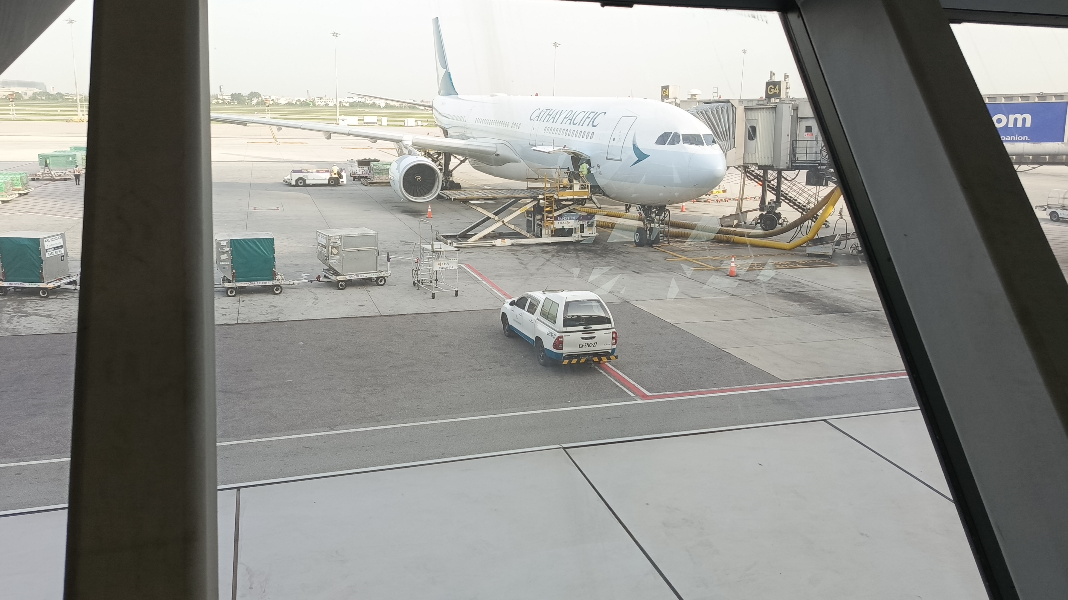 Перелёт с авиакомпанией CATHAY PACIFIC по маршруту Бангкок - Гонконг.