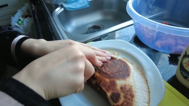Настюша и Мелис готовят ленивые бургеры