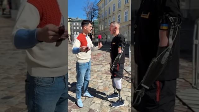 Его "лук" состоит из: отсутствия мозгов, промывание идеологией бандерлог и желанием стать жертвой