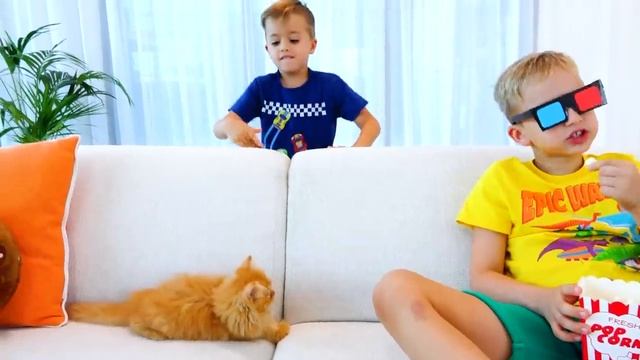 Влад и Никита нашли котёнка
