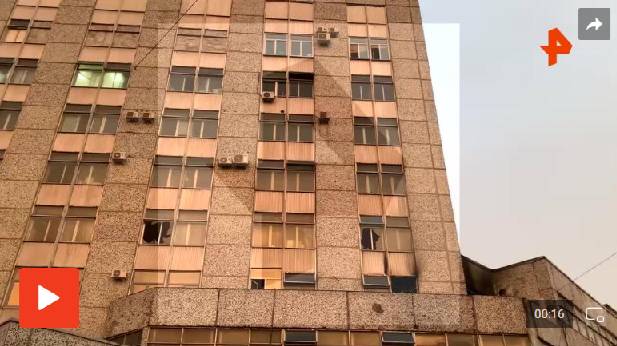 СК возбудил дело по факту гибели двух человек при пожаре на востоке Москвы