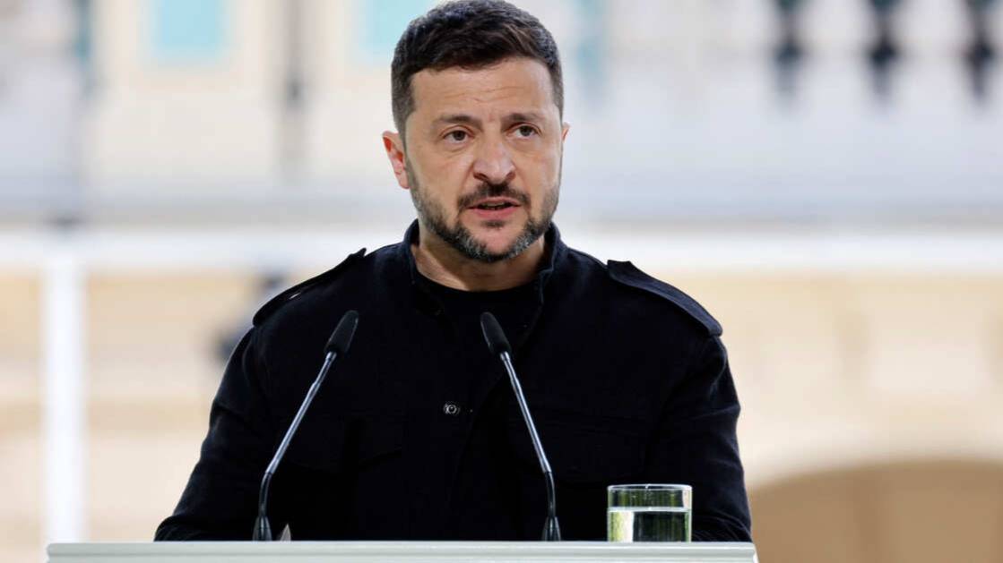 Экс-премьер Украины Азаров предрек бегство Зеленского