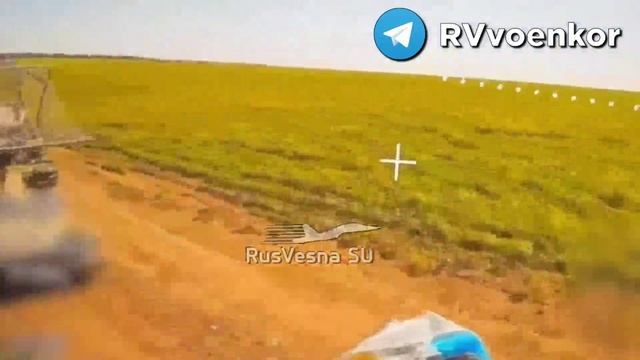 🇷🇺Ожесточённые бои у Покровска: «отважные» массово жгут НАТОвскую технику, пехоту и артиллерию ВСУ