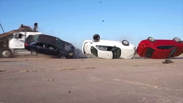 Блогер собрал огромный бронегрузовик.