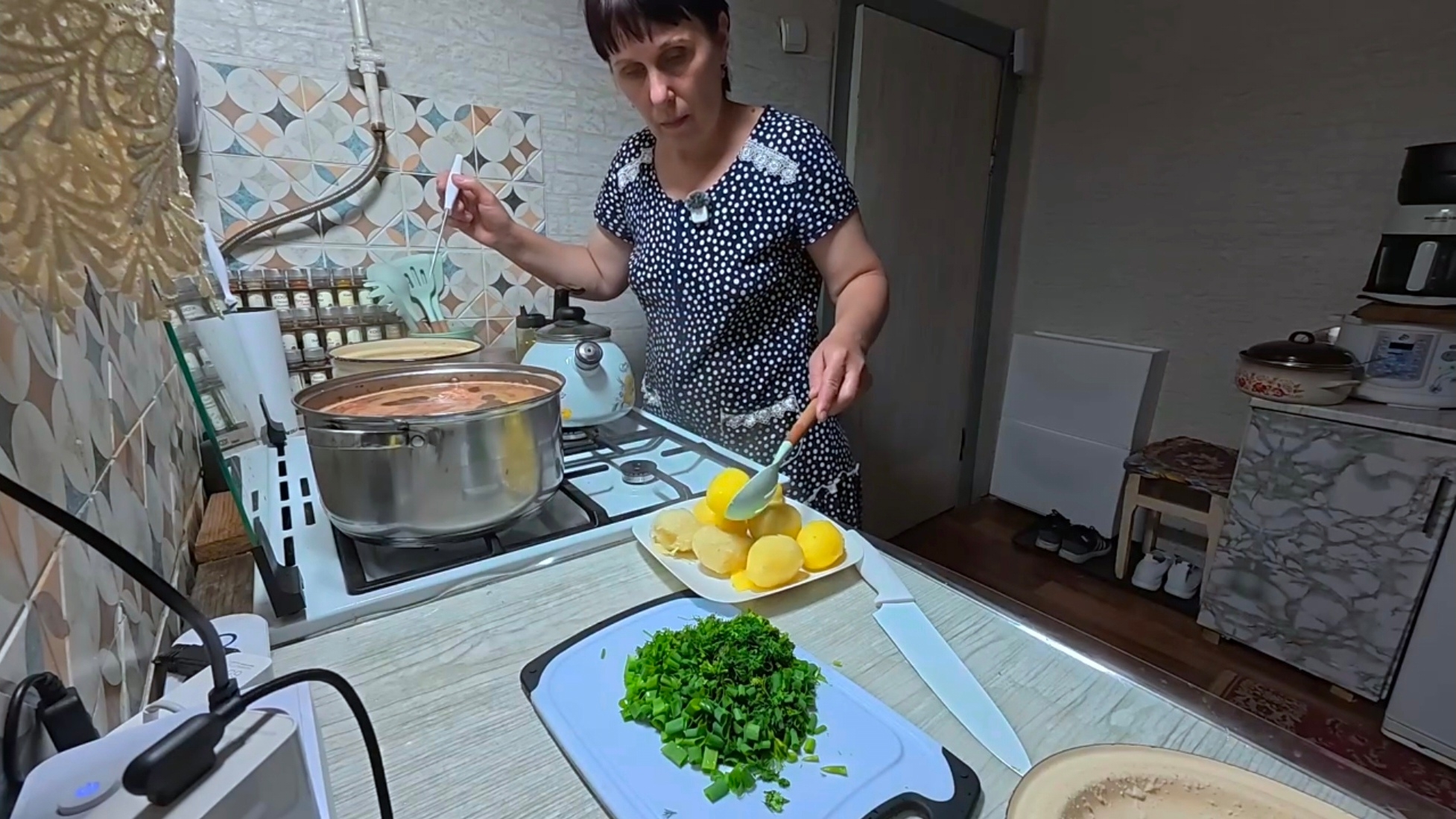 Хорошо отдохнули и вкусно поели. Жизнь простых людей в деревне