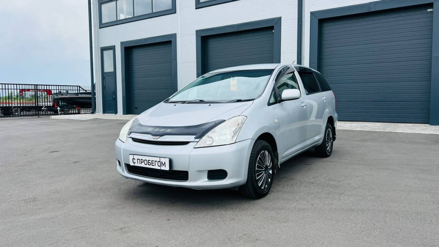 Toyota Wish, 2003 год