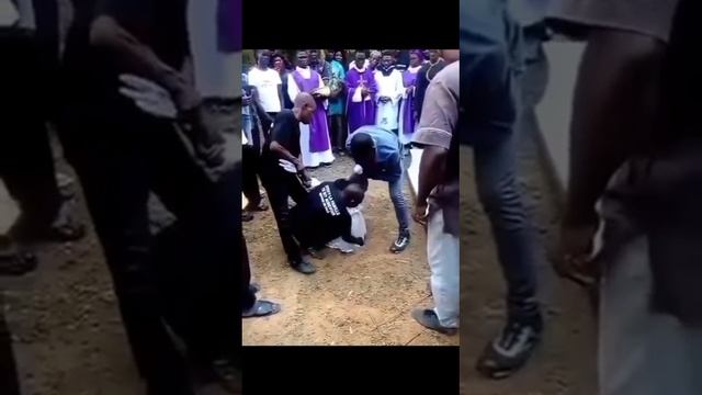Захоронение ведьмы в Гаити, которая родилась в 17 веке и погибла в 21