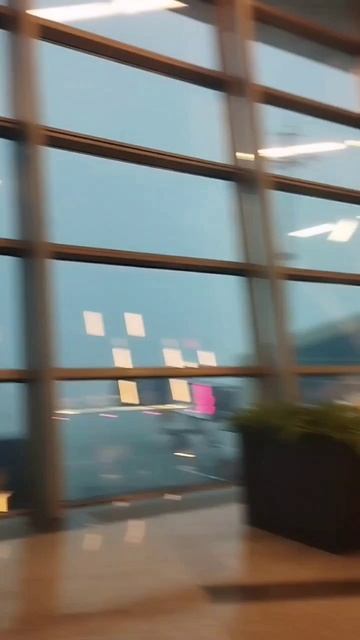 Град размером с кулак и потоп во Внуково — Москву и Подмосковье продолжает заливать
