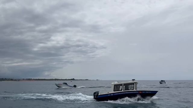 Лодки «Тактика» на воде