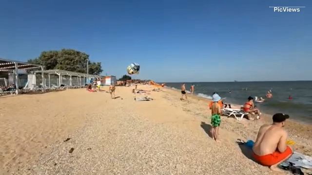 Голубицкая Темрюкский район Азовское море сегодня 8 июня 2025. Обстановка на пляже, море, погода