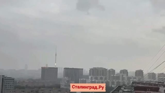 Молния ударила в Останкинскую телебашню в Москве.
