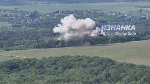 Мощный удар тремя авиабомбами по ПВД 129 обр ТерО ВСУ в районе н.п. Угроеды.