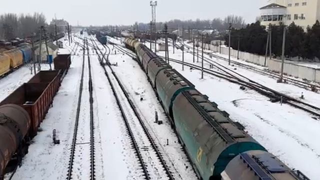 ТЕ33АС-2002 с грузовым составом уходит на Апостоово под разборку Станцыя Херсон Сортировочный