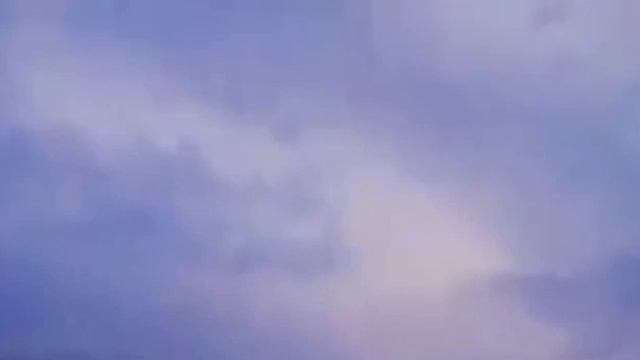 Весьма необычное поведения для облака.