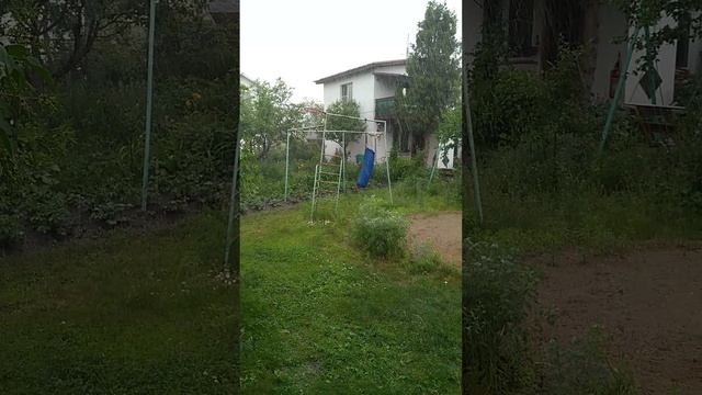 Сильный ливень с грозой и градом прошёл в Подмосковье