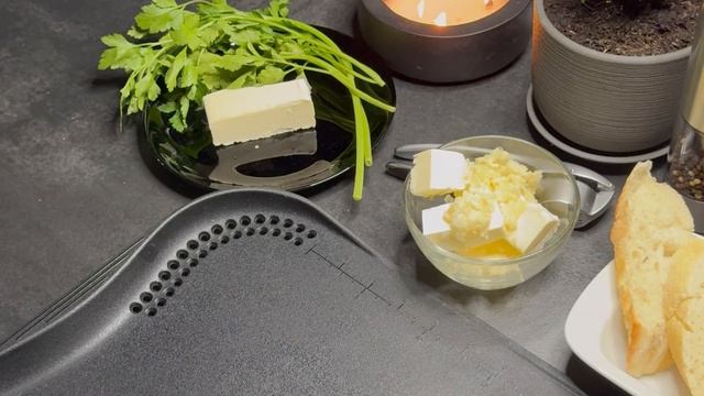 Уха с чесночным багетом