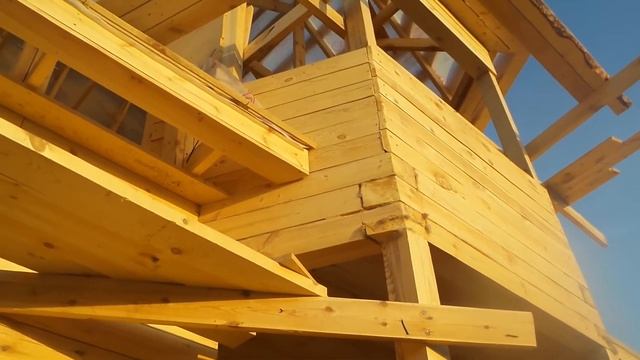 Дом из бруса 6х9 с эркером и мансардным этажом. Тюмень.