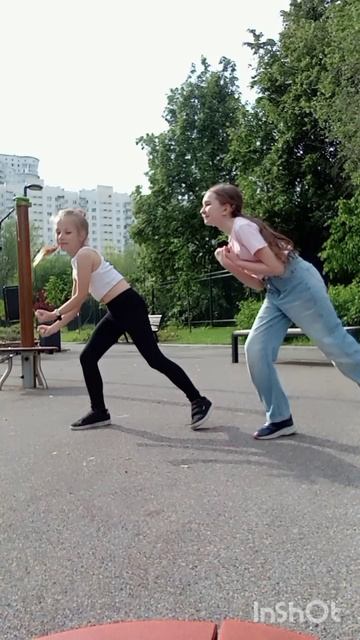 Ого как танцуют. 💃🏼