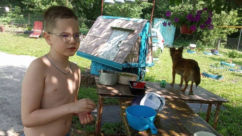 Объедаюсь, пошла клубника у бабушки в деревне 08-06-2025