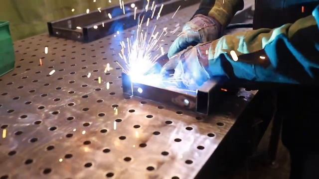 Нестандартная одномаршевая лестница из пресснастила
