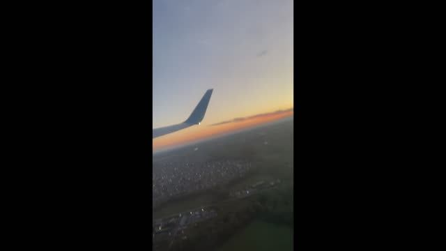 Взлет из Тюмени. Вид из окна самолета. Boeing 737-800