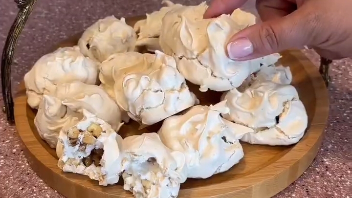 Безе ПЕЧЕНЬЕ с орехами...🍪🌰😋    Рецепт в описании ✍️