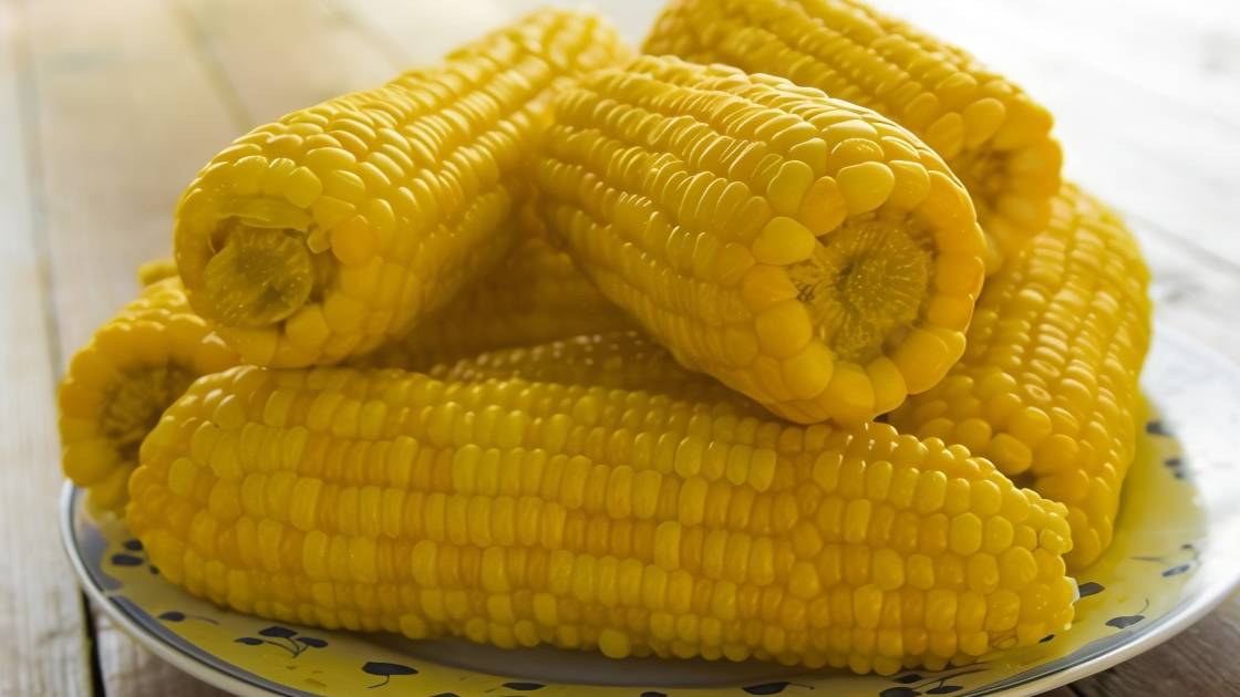 ВАРЕННАЯ КУКУРУЗА ЗА 5 МИНУТ КУКУРУЗА В МИКРОВОЛНОВКЕ