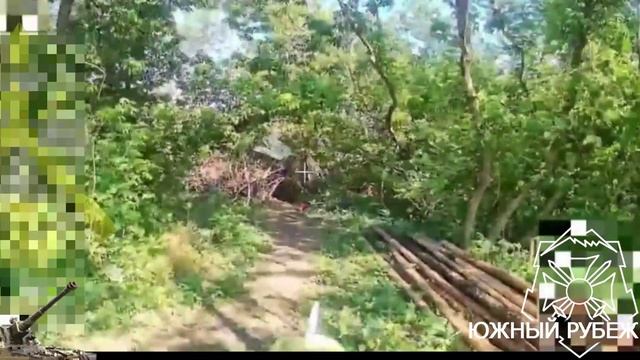 Ювелирное уничтожение серией ударов оптоволоконных FPV-дронов "КВН" польской САУ AHS Krab