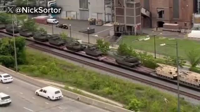 Танки, боевые машины и гаубицы прибыли в Вашингтон для участия в параде Трампа. Или перевороте?
