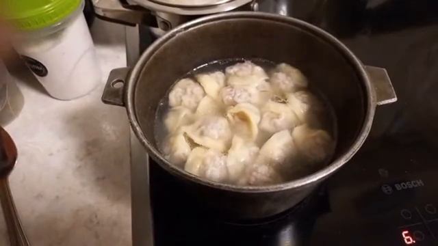 Вечер.Я Одна и Котик)