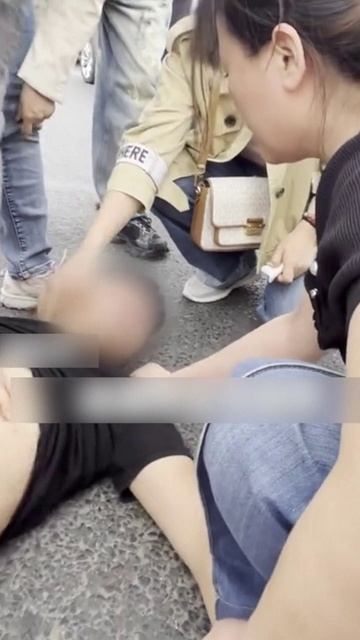 👮♂️🚑В Китае полицейские спасли пассажира после сердечного приступа