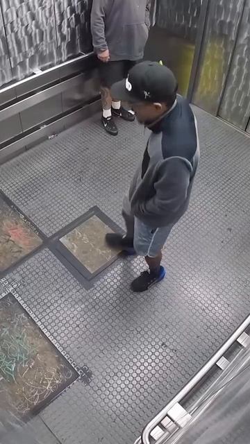 Друг в беде не бросит😁😁

👉 Видео. Подписаться