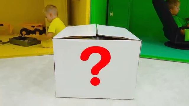 Влад и Никита челлендж 4 цветные комнаты
