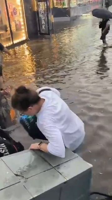 А это Наро-Фоминск! Полностью затопило станцию ЖД вокзала! 8 июня 2025