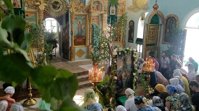 Нарезки праздничной службы на Троицу в Храме Святой Троицы в с. Кантаурово 8 июня 2025 г.