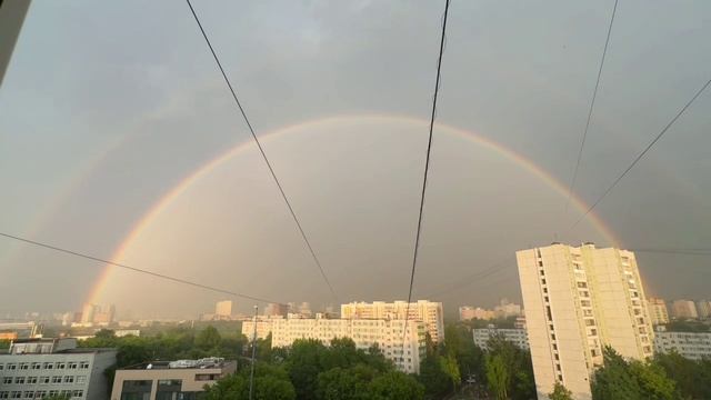 🌈Двойная радуга взошла в Москве после дождя🌈