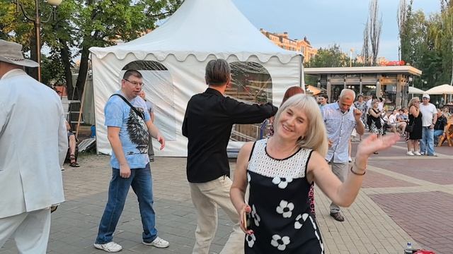 Плывёт веночек... 07.06.25...