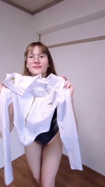 Девушка в боди