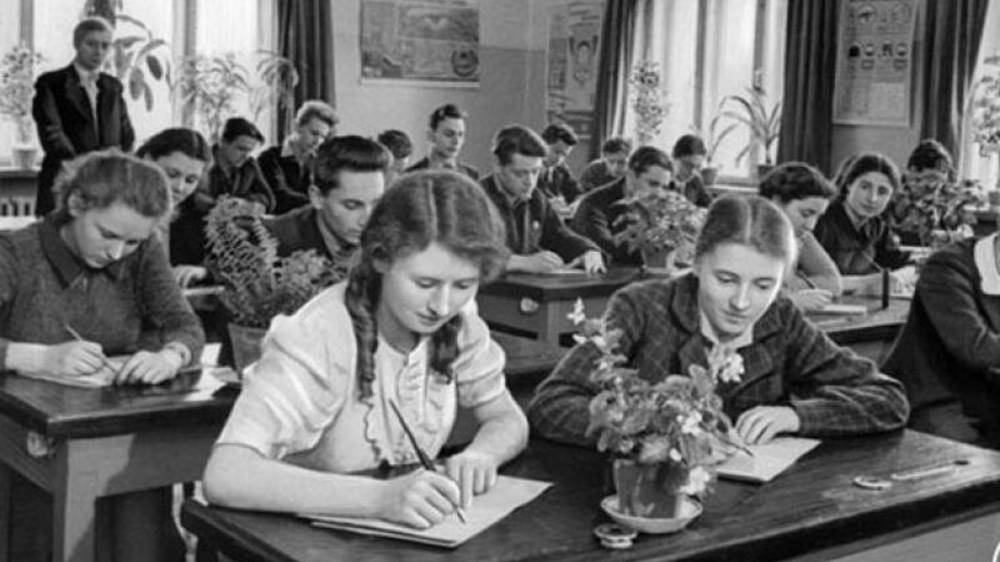 Отмена платы за обучение в старших классах средних школ