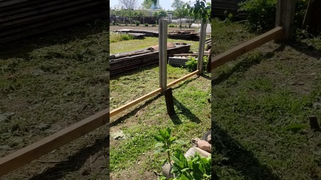 Ещё один вариант деревянного забора