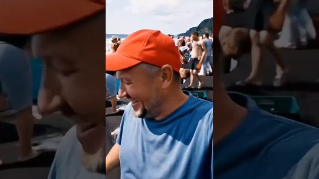 На Камчатке лосось выпрыгивает на берег
