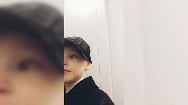 Я в моменте с друзьями а4