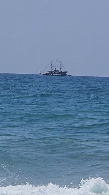 Средиземное море, пляж Клеопатра в Аланье, Турция