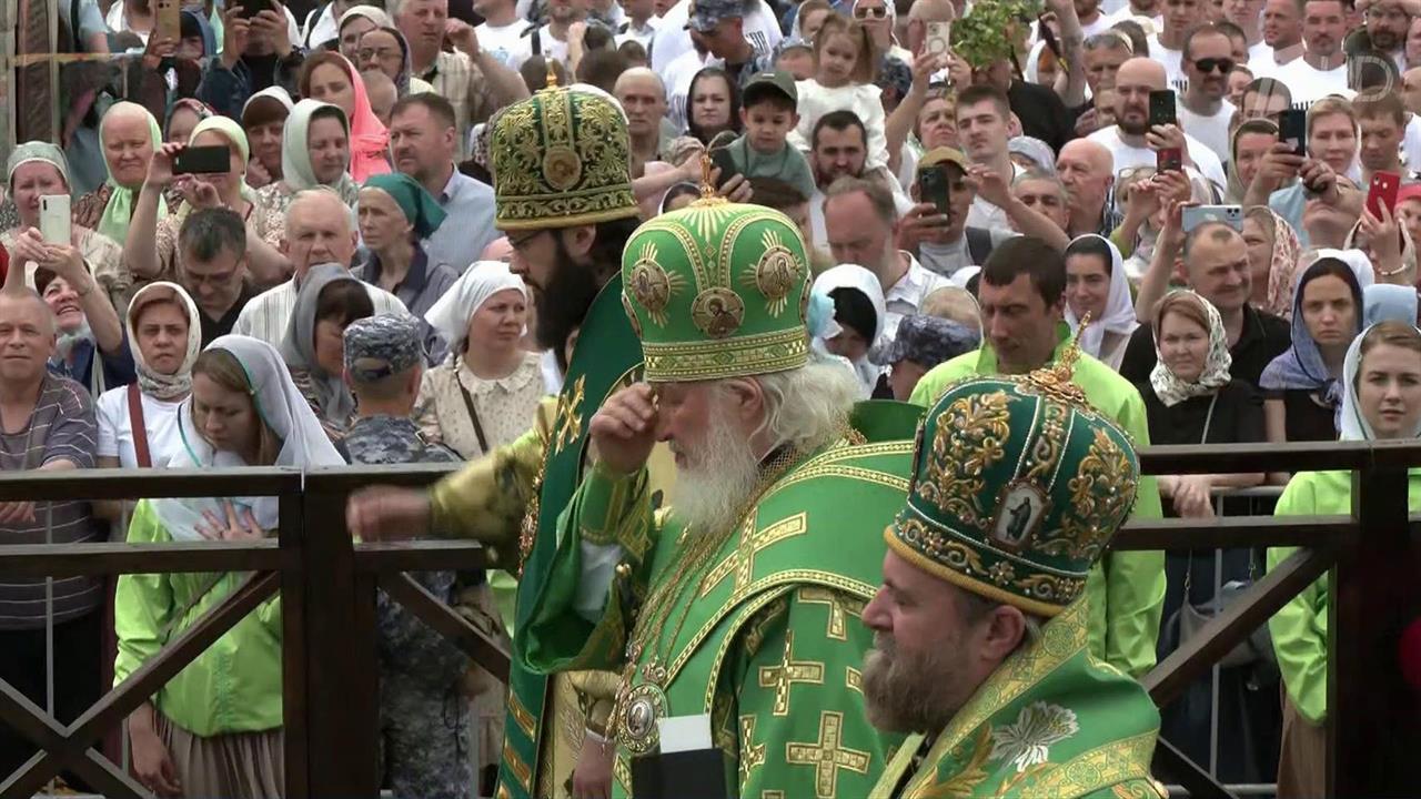 Сегодня один из главных христианских праздников - Троица