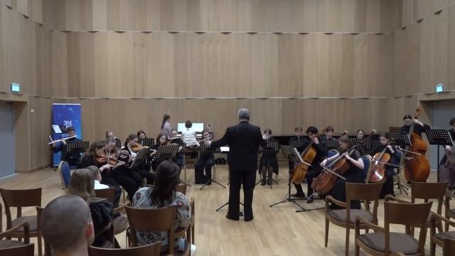 Симфонический оркестр учащихся ЦМШ - АИИ "Приморский".