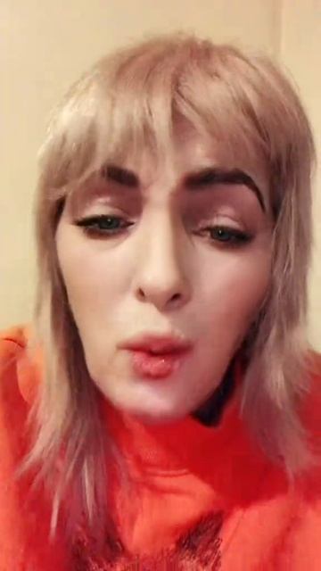 Анекдот про поющую маму🤣