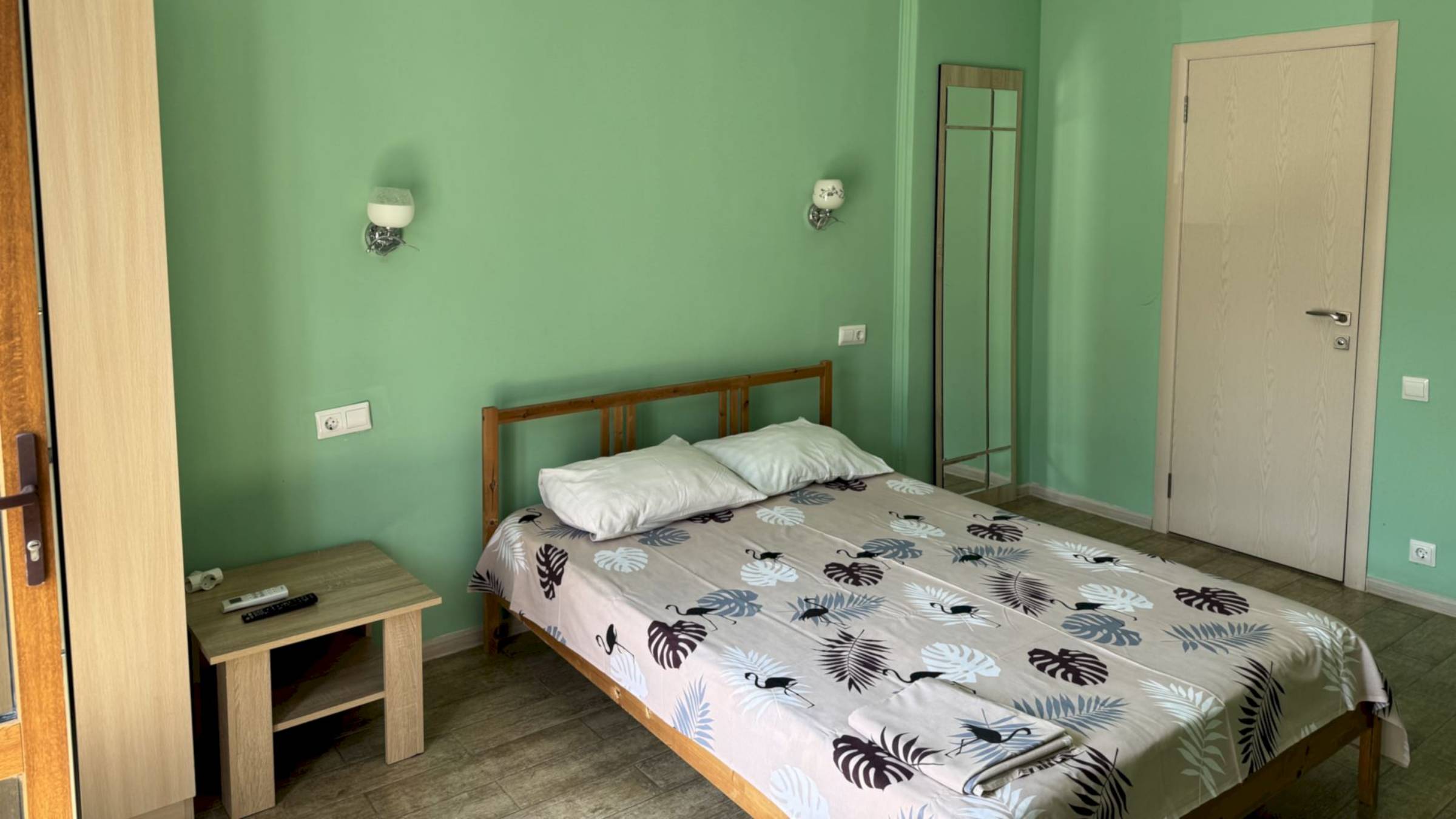 🏡 №534 Сдаётся посуточно двухкомнатная квартира с отдельным входом - Геленджик