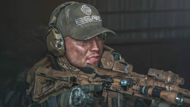 Побег Из Таркова PVE прохождение  За дикого и за Чвк