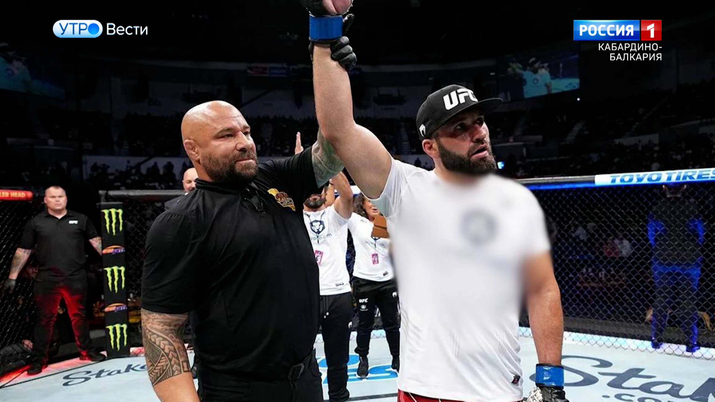 Азамат Мурзаканов продолжил победную серию в UFC
